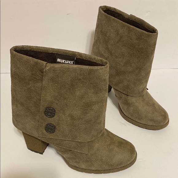 Muk Luks Women's Beige High Heeled Ankle Boots Chunky Embossed Boho Fold Over - Picture 1 of 12